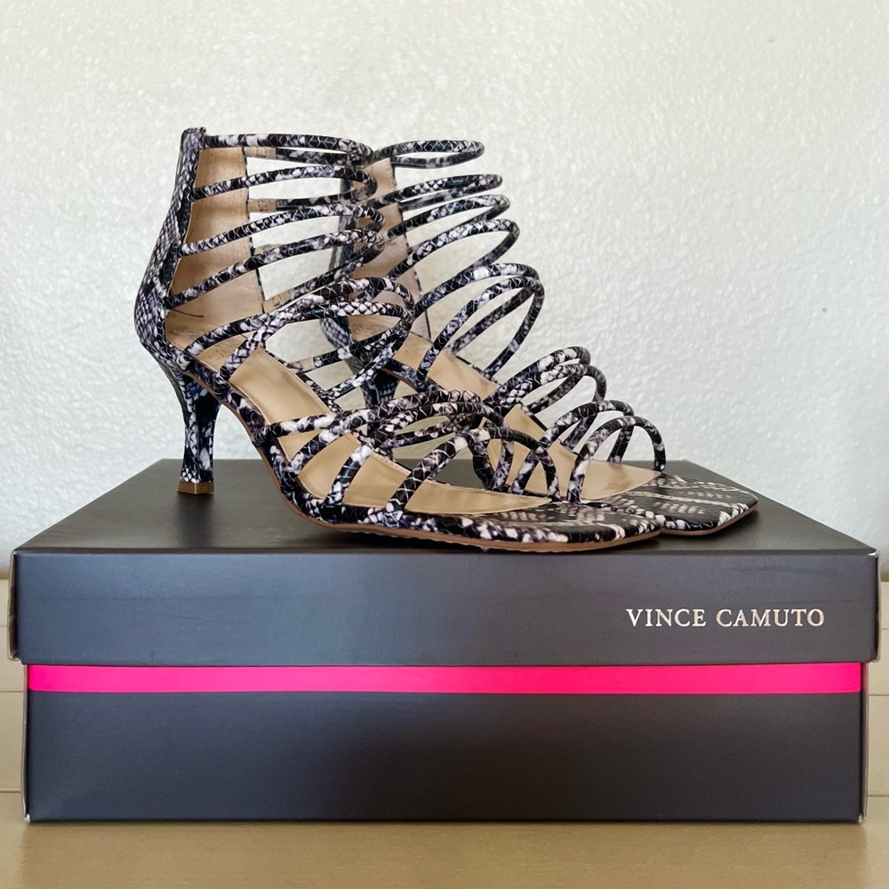 ✨NEW✨VINCE CAMUTO Ambaritan Strappy Heeled Sandals🐍